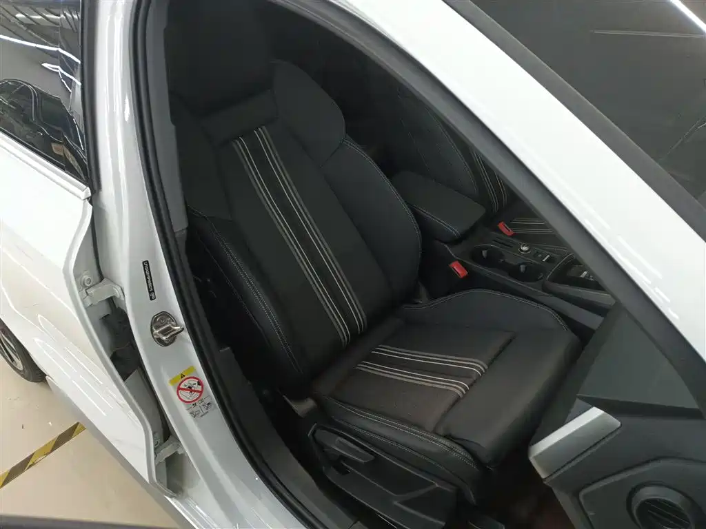 Audi A3 2024 Model A3L Limousine 35 TFSI Fashion Sport фото 20