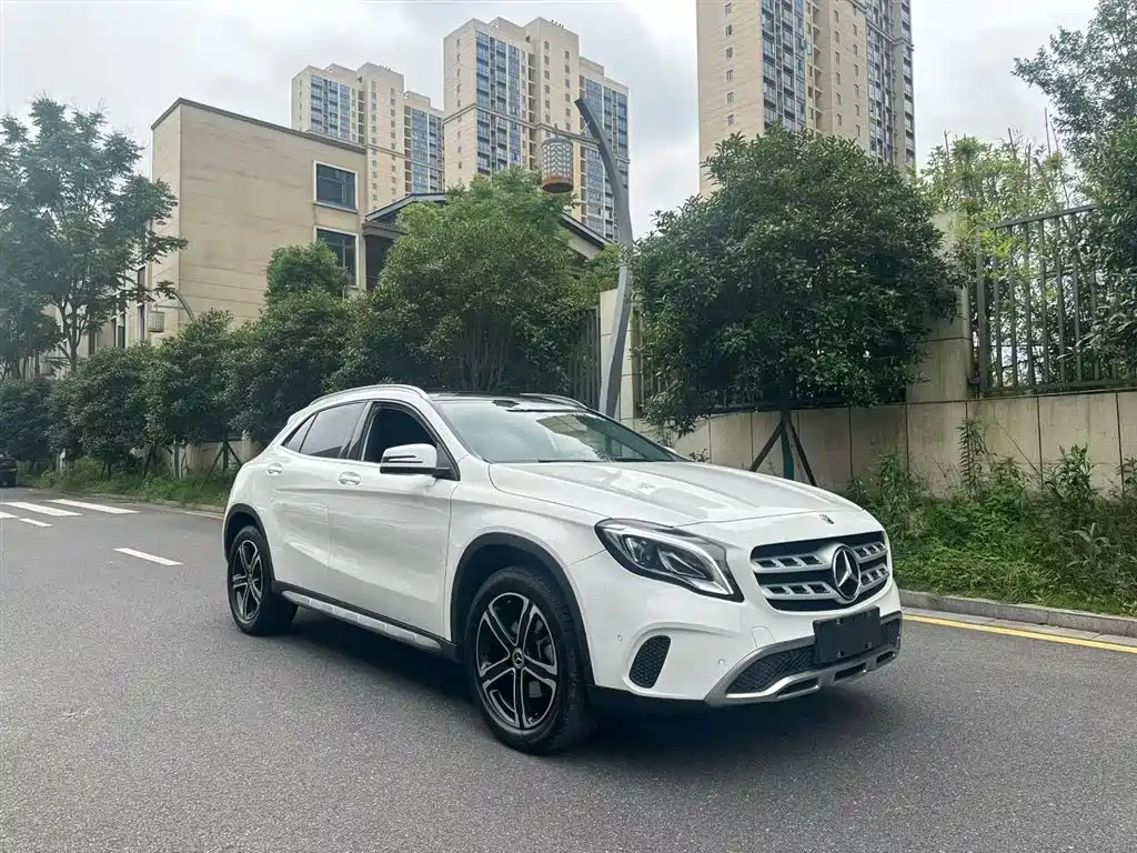 Mercedes-Benz GLA 2018 GLA 200 Fashion фото 4