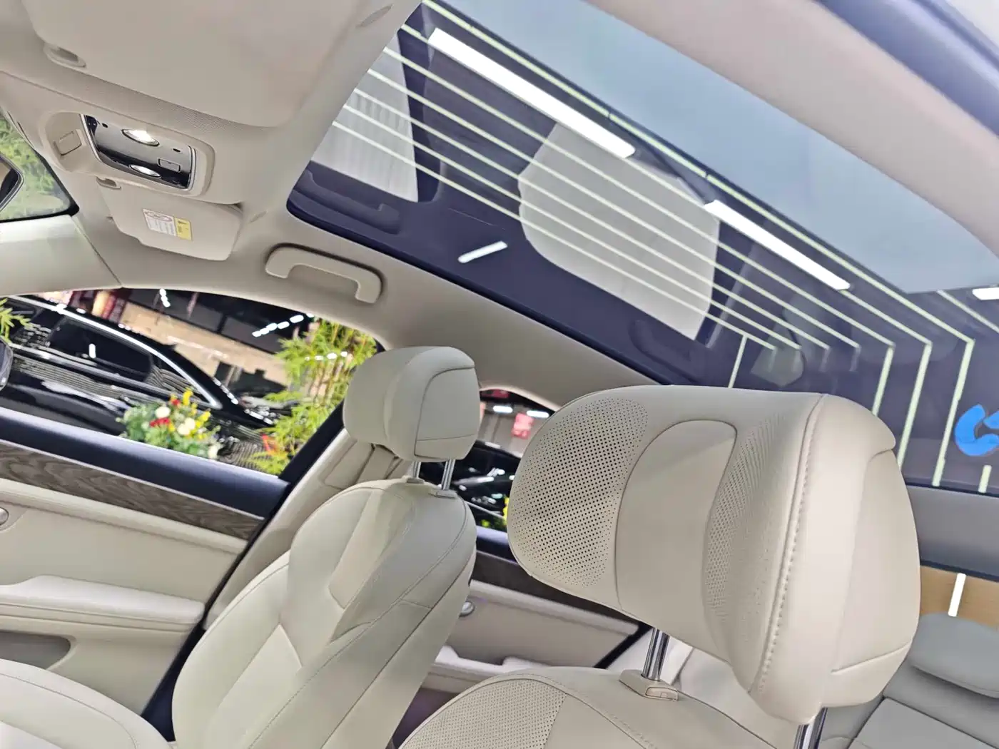 AITO Wenjie AITO M5 2022 Extended Range AWD Performance Edition фото 10