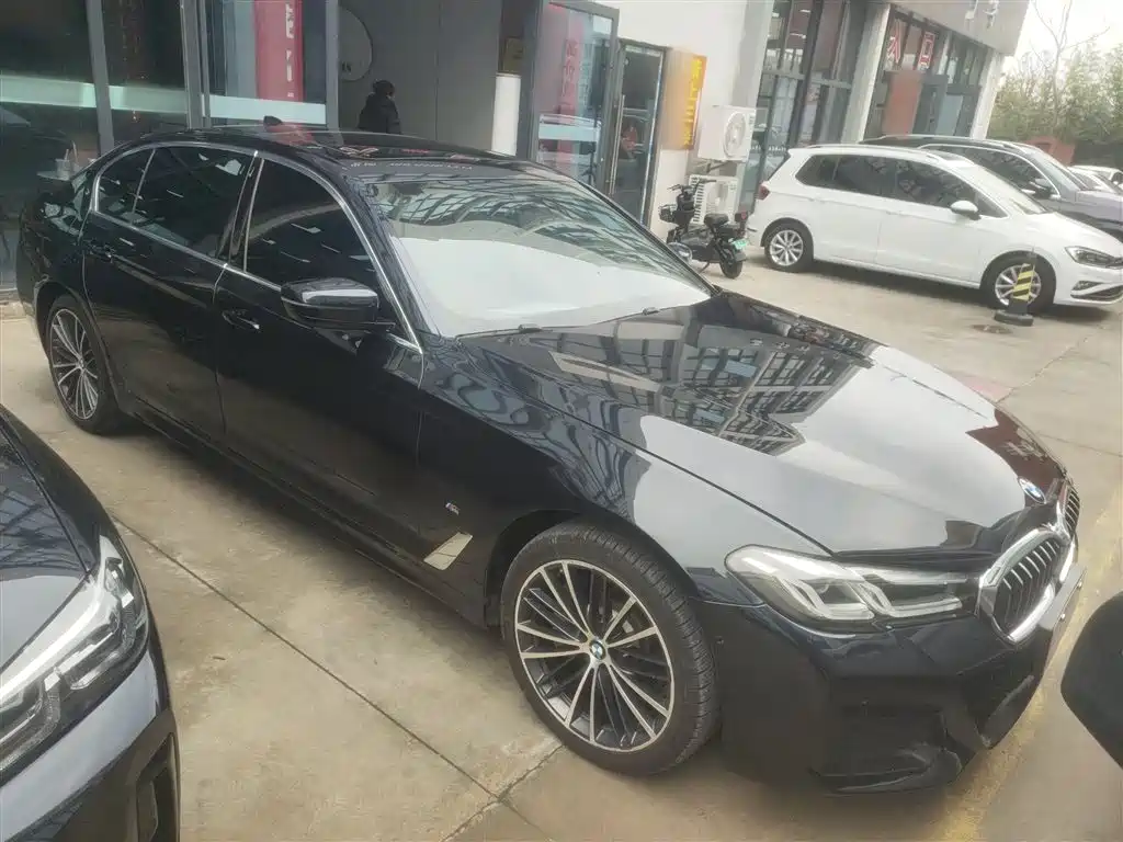 BMW 5 Series 2022 Facelift 530Li Leading M Sport Package фото 4