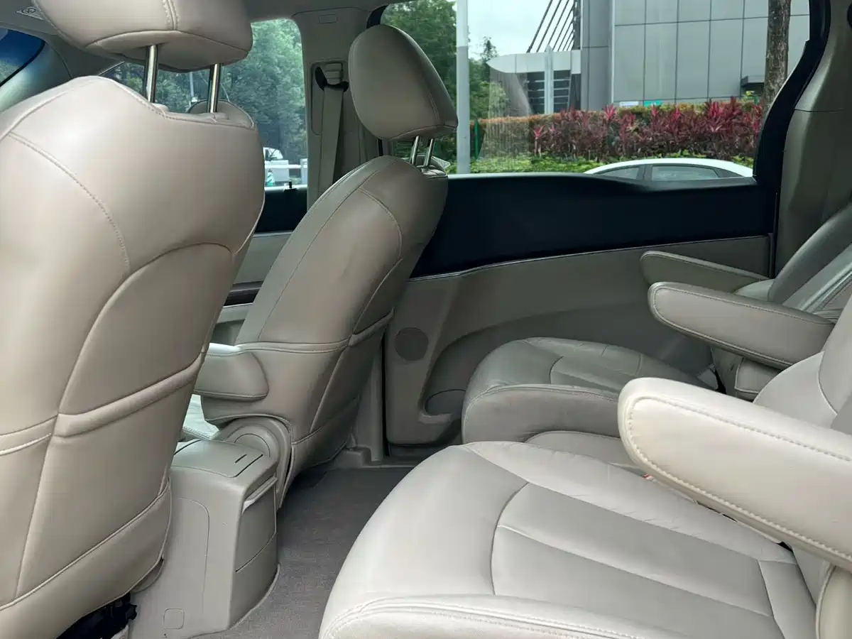 Buick GL8 2018 28T Luxury Model China VI фото 3