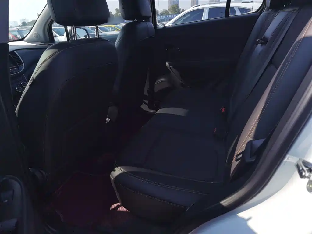 Chevrolet Trax 2018 330T Automatic 2WD Luxury фото 14