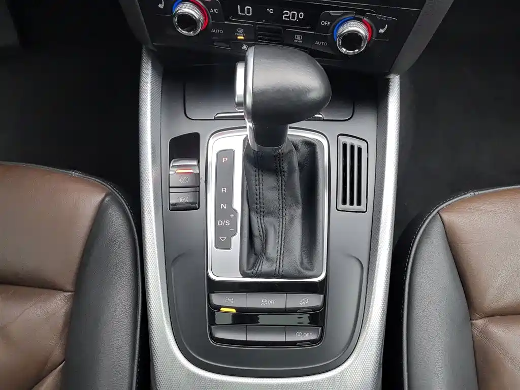 Audi Q5 2016 40 TFSI Technology Model фото 13