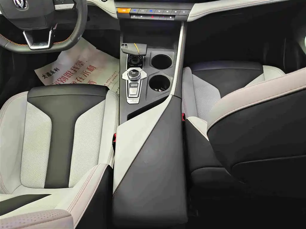 Changan UNI-V iDD 2024 2024 Blue Whale Smart iDD 136km Smart Premium