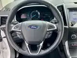 Фото 14 - Ford Edge