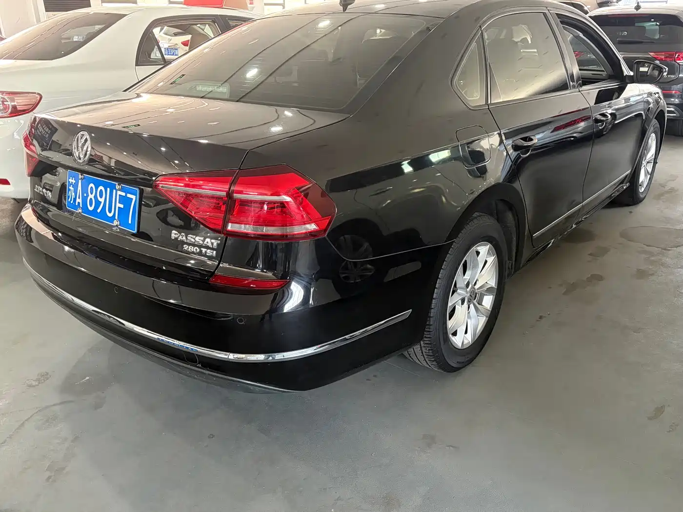 Volkswagen Passat 2017 280TSI DSG Prestige фото 5