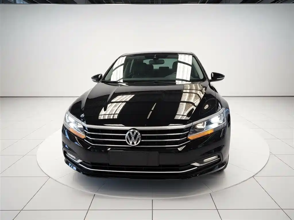 Volkswagen Passat 2017 330TSI DSG Prestige фото 3