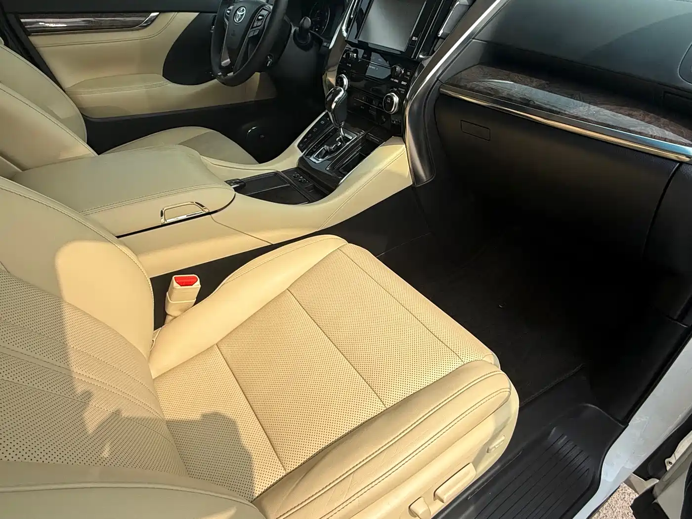 Toyota Alphard 2018 Facelift 3.5L Premium Edition фото 11