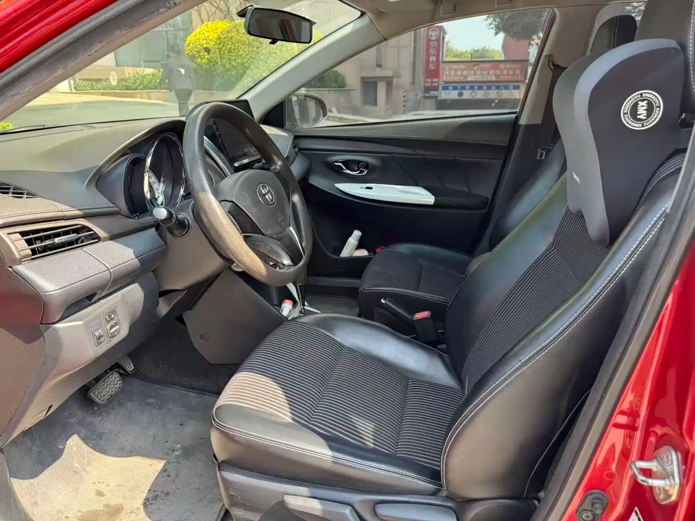 Toyota YARiS L Zhi Xuan 2015 1.5G Auto Sunroof Special Edition фото 5