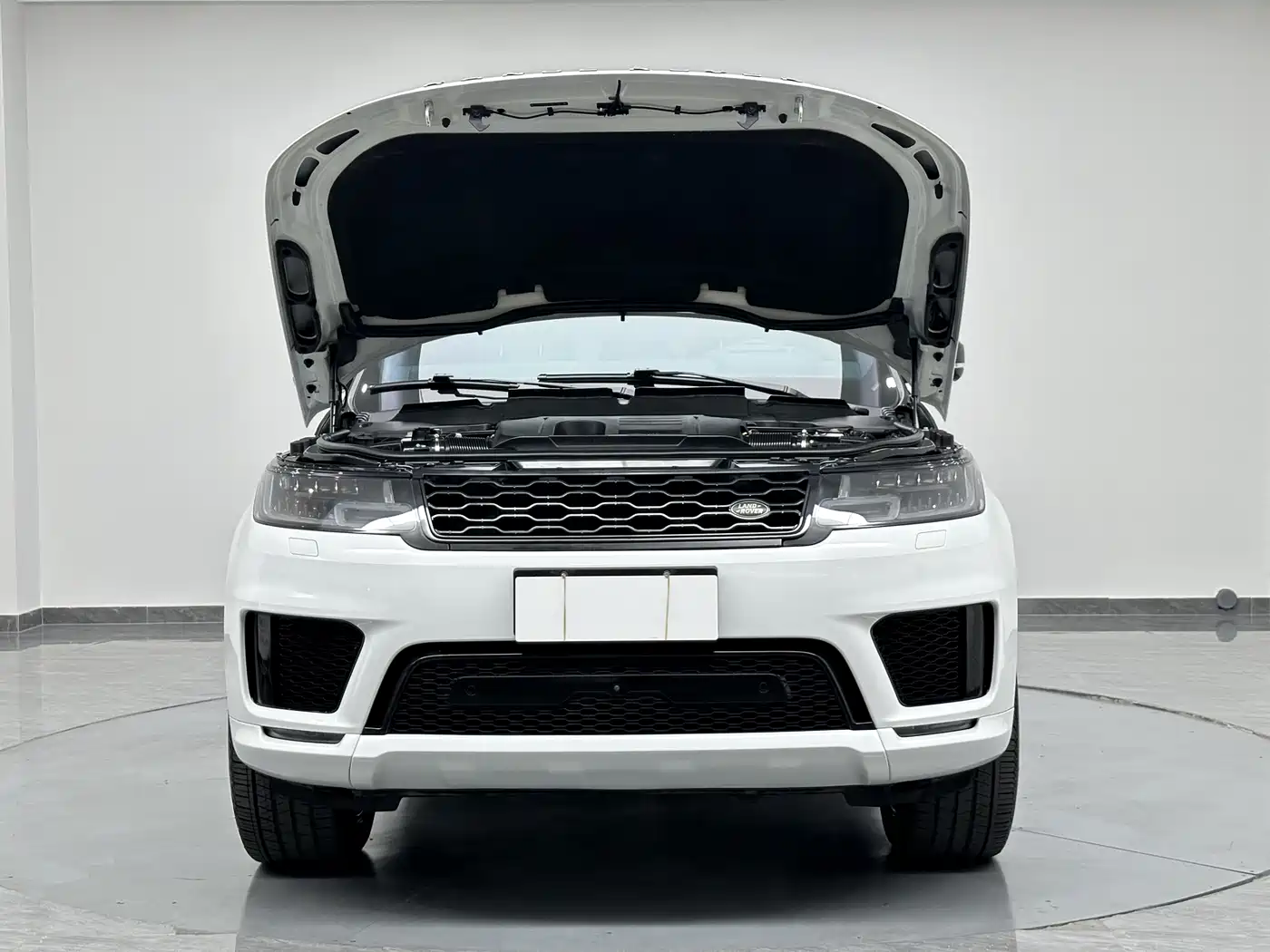 Land Rover Range Rover Sport 2021 3.0 L6 Gloss Black Edition фото 28