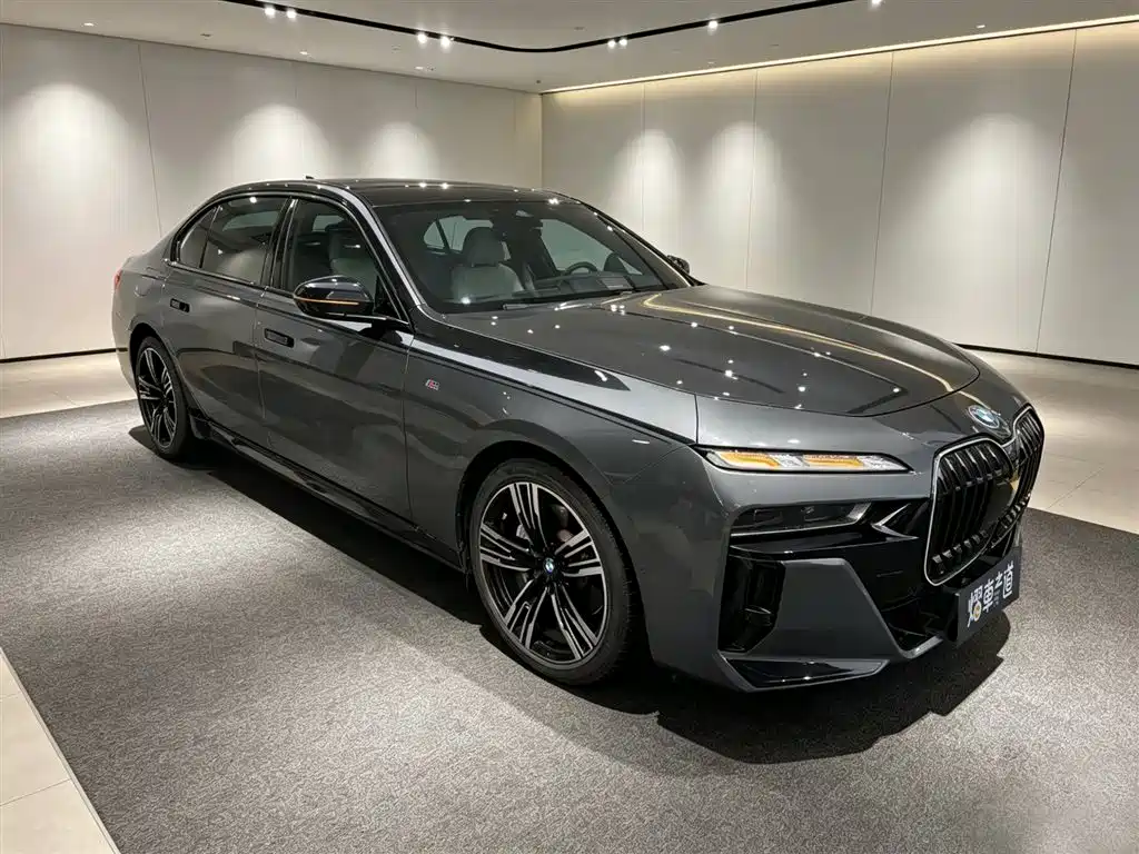 BMW i7 2023 Model xDrive60L M Sport Package фото 2