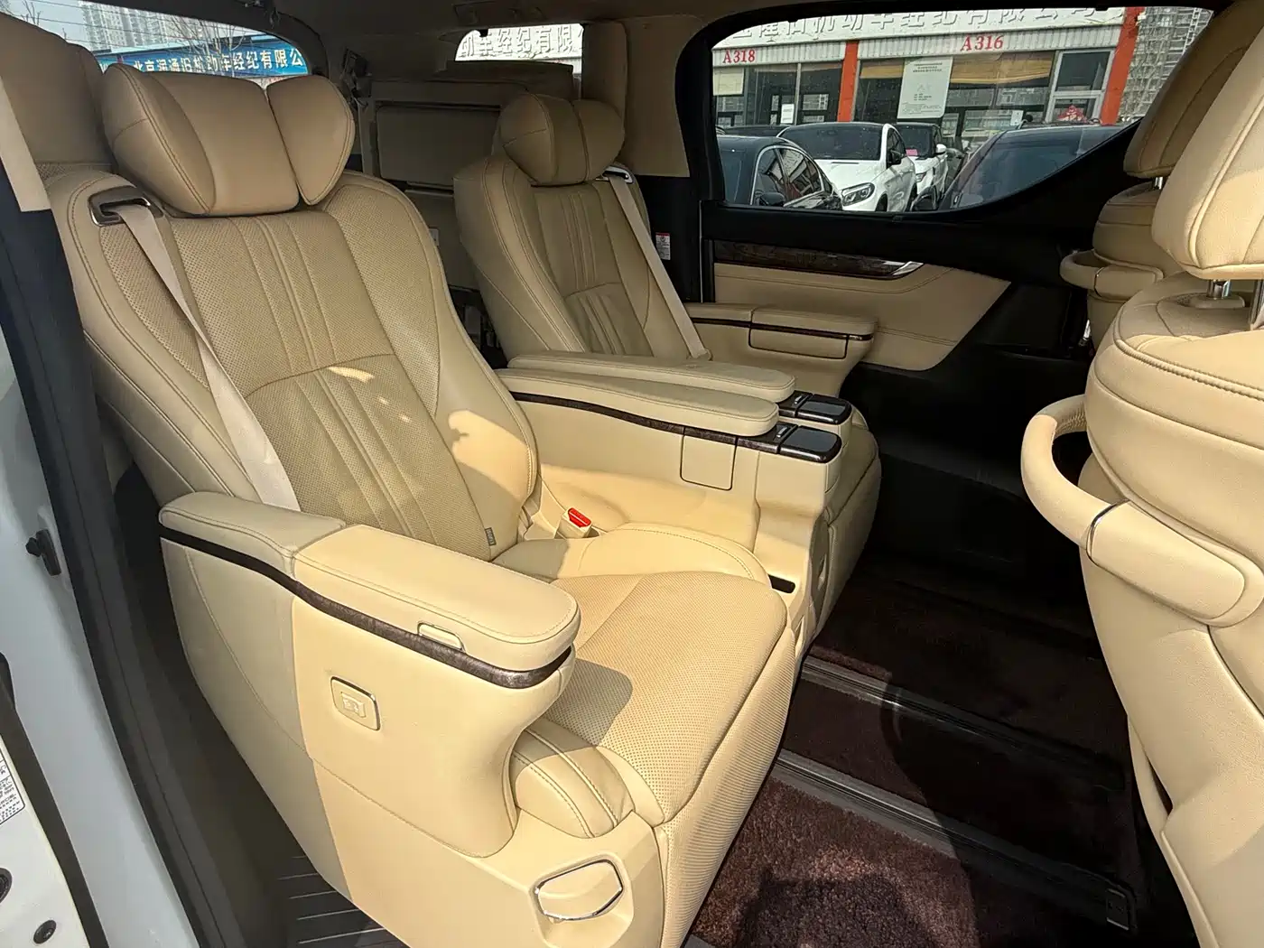 Toyota Alphard 2018 Facelift 3.5L Premium Edition фото 12