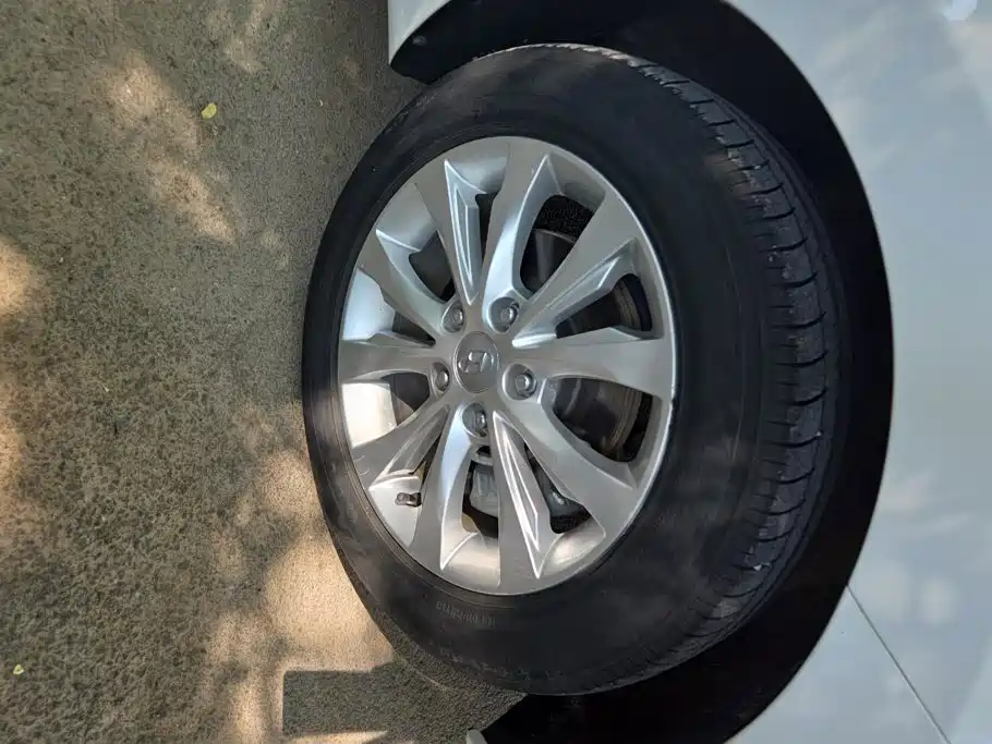 Hyundai Langdong 2017 2016 1.6L Manual Premium Edition