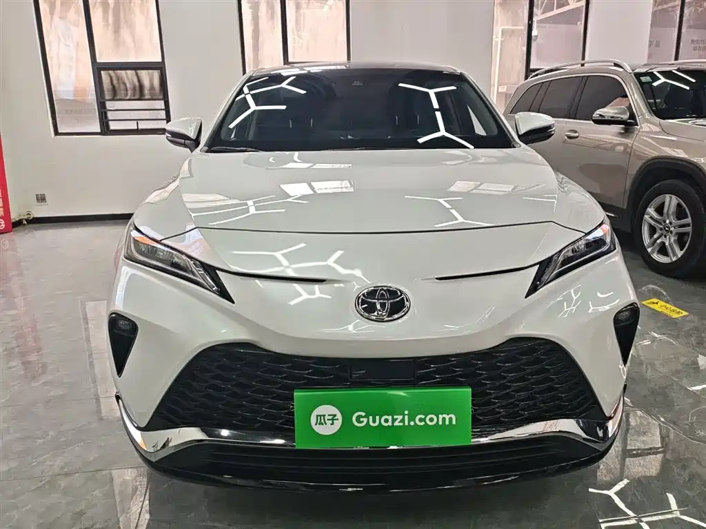 Toyota Venza 2023 2.0L CVT FWD Luxury фото 3