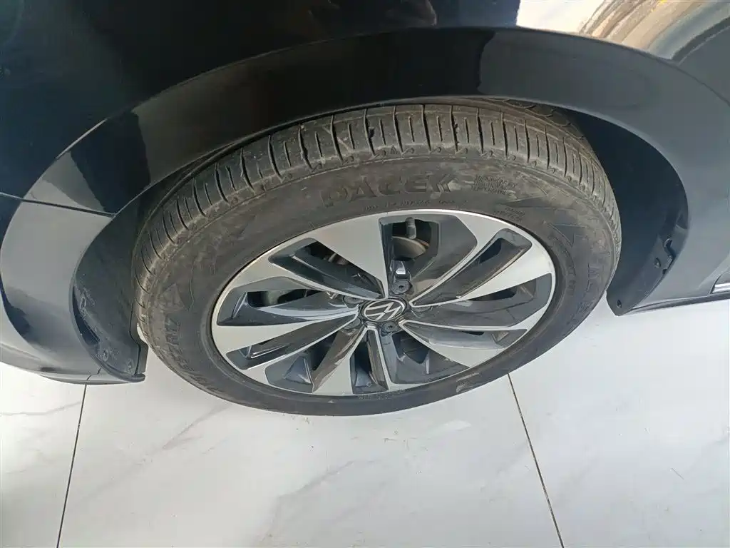 Volkswagen Passat 2022 330TSI Elite Edition фото 23
