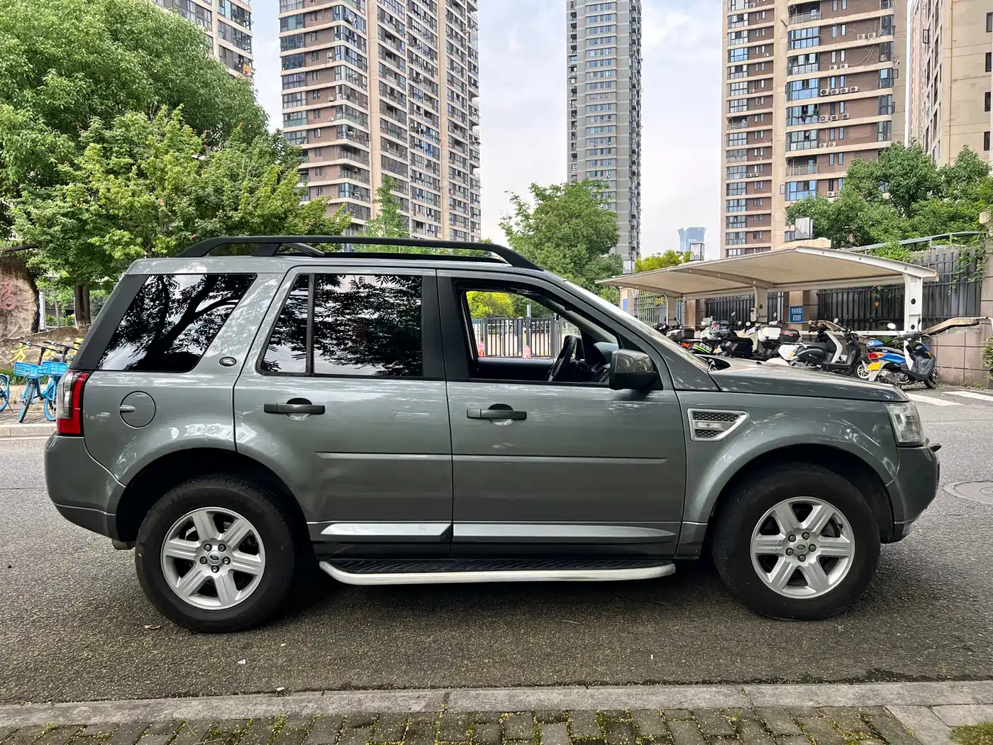 Land Rover Freelander 2 2012 2.0T Si4 SE Petrol фото 4
