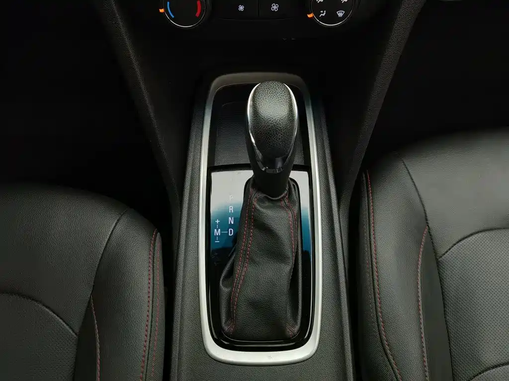 Chevrolet Monza 2019 RS 330T Auto Smooth Edition China VI фото 13
