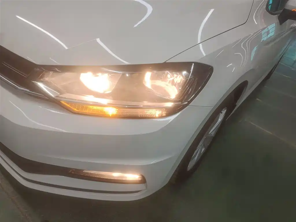 Volkswagen Touran 2018 Touran L 280TSI DSG Trendline 7-seater China V фото 24