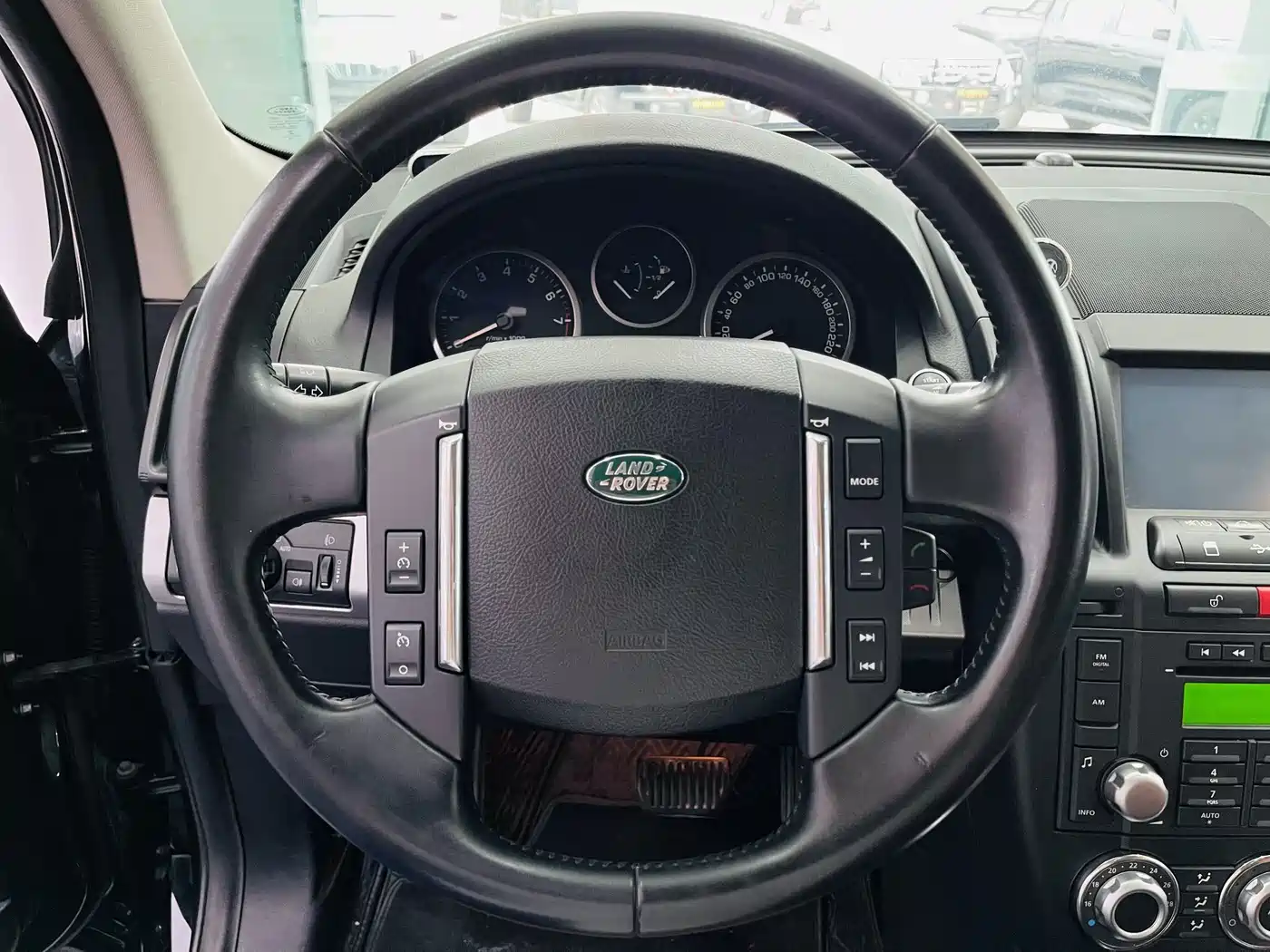 Land Rover Freelander 2 2011 3.2L i6 SE Petrol фото 10