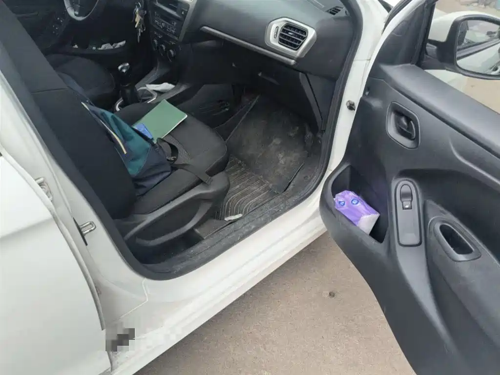 Peugeot 301 2016 1.6L Manual Comfort Edition фото 20