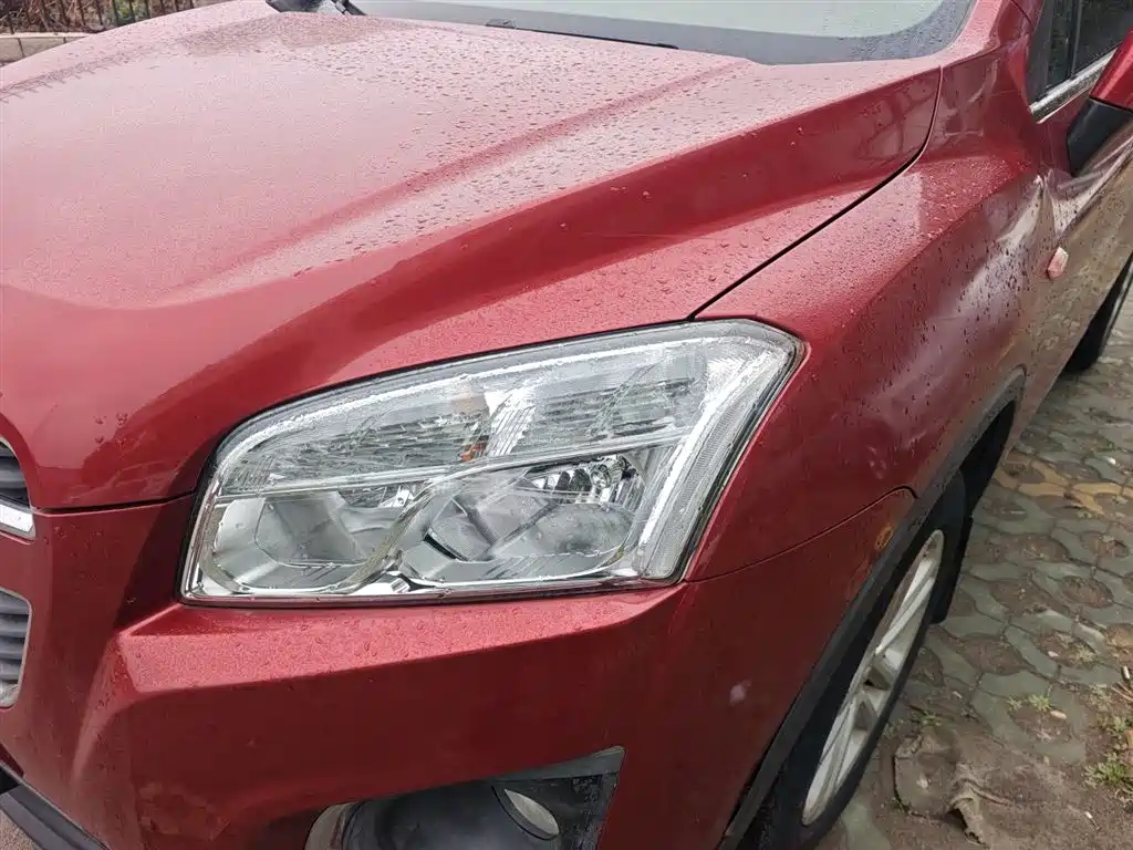 Chevrolet Trax 2016 1.4T Manual 2WD Comfort Sunroof Edition фото 4