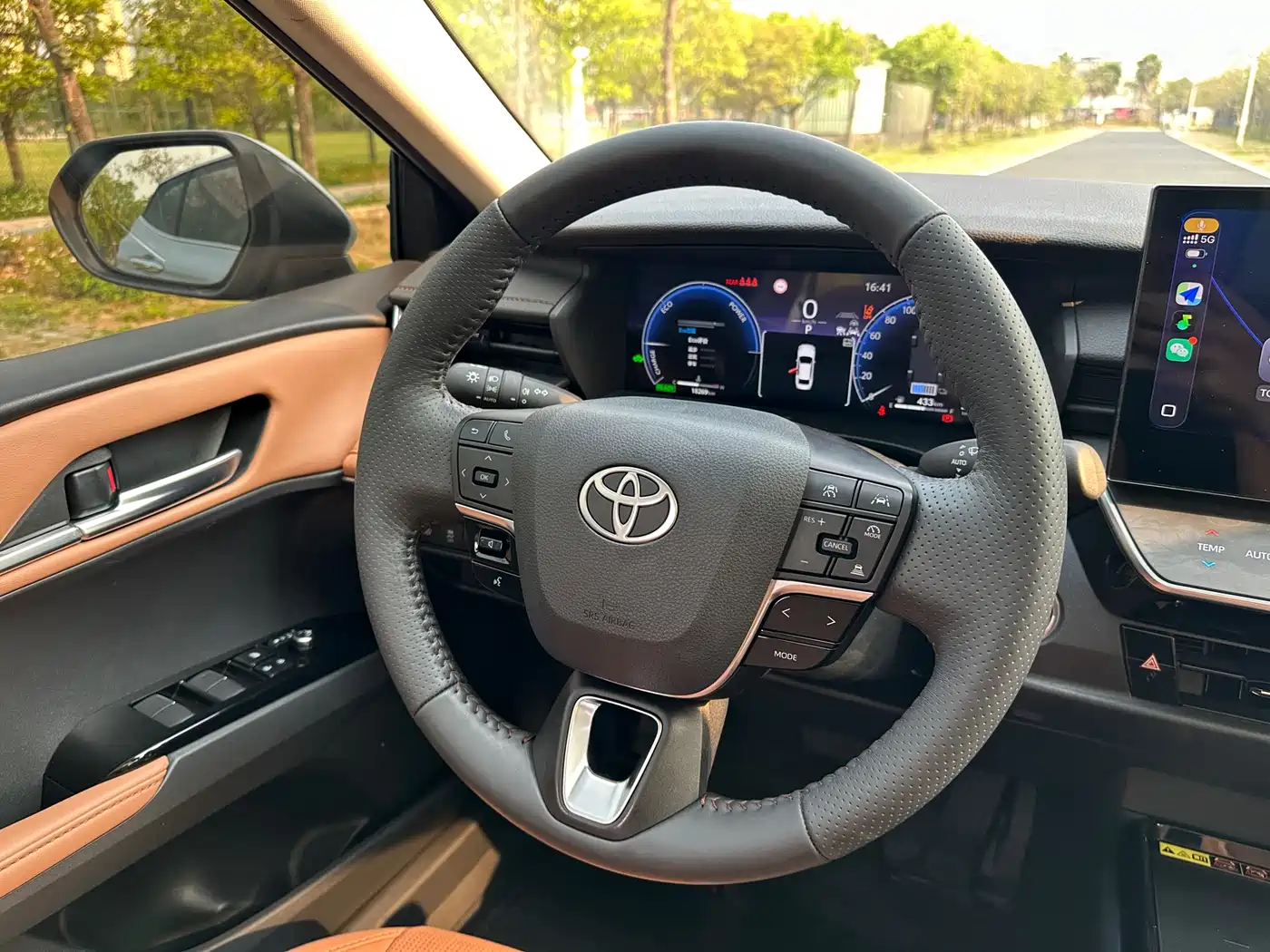 Toyota Camry 2024 Hybrid 2.0HGVP Luxury Edition фото 10
