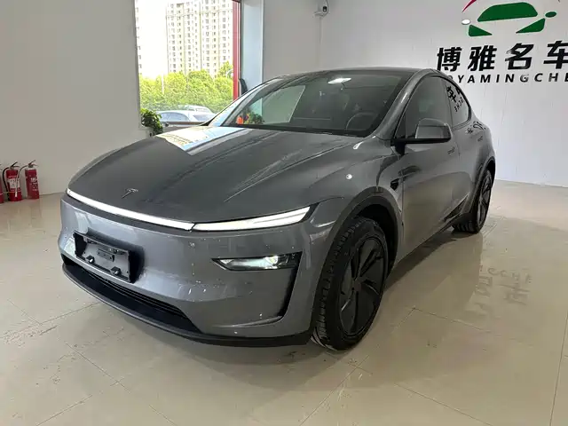 Tesla Model Y 2026 Facelift Long Range Rear-Wheel Drive