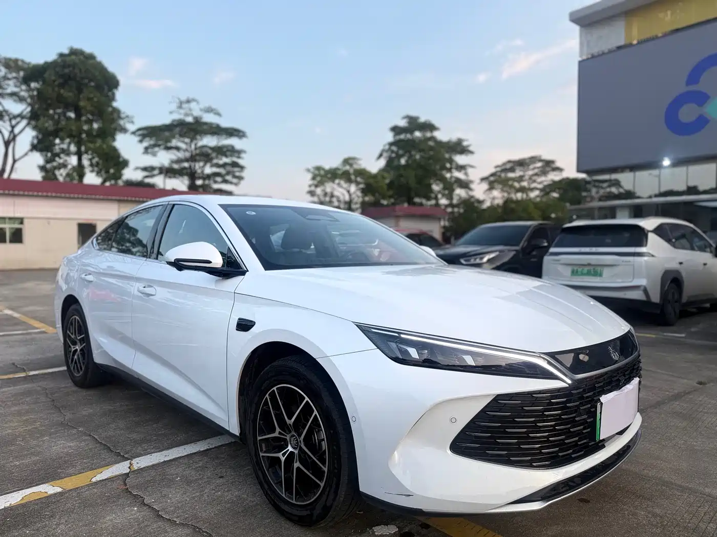 BYD Qin L 2026 2026 Model DM-i 210KM Superior Edition