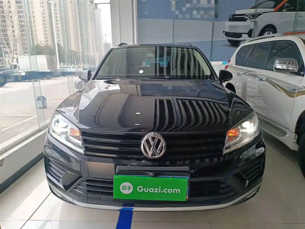Volkswagen Touareg 2016 3.0TSI Glamour Edition фото 3