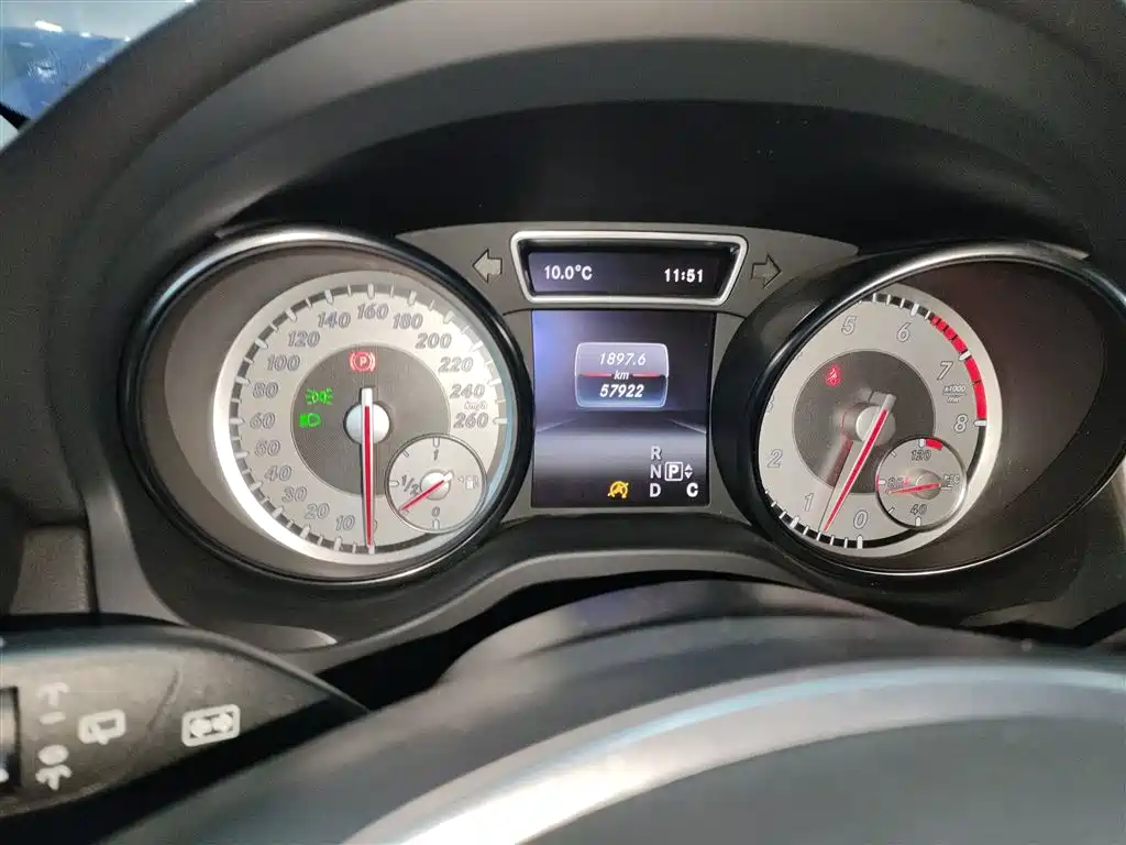 Mercedes-Benz GLA 2016 GLA 200 Dynamic фото 8