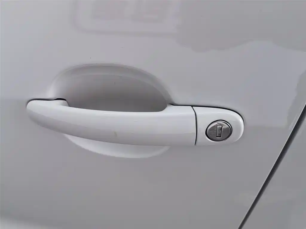 Volkswagen Polo 2014 1.6L Automatic Comfort Edition фото 18