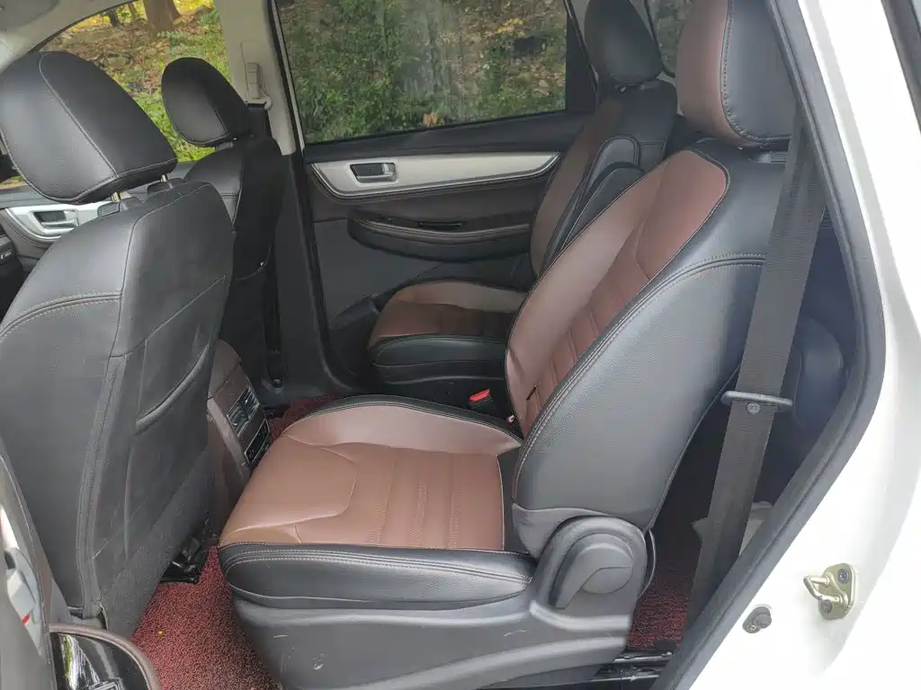 Dongfeng Fengxing Jingyi X6 2018 2017 Joy Series 1.5T Manual Luxury