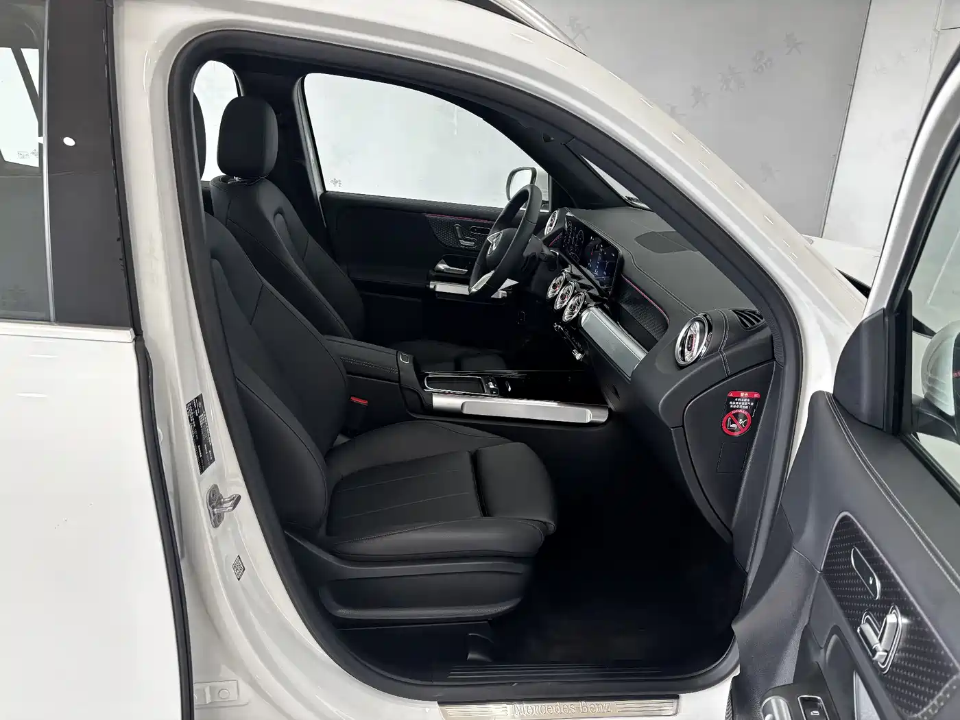 Mercedes-Benz GLB 2025 Model GLB 220 Fashion Style фото 26