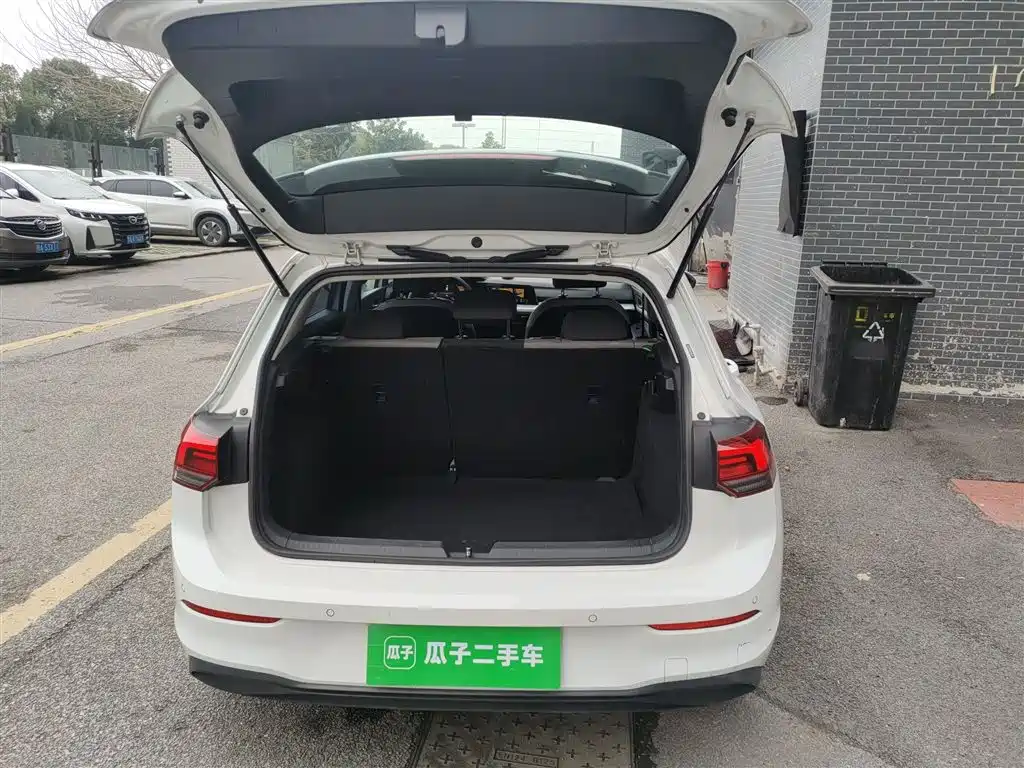 Volkswagen Golf 2023 Model 200TSI DSG фото 15