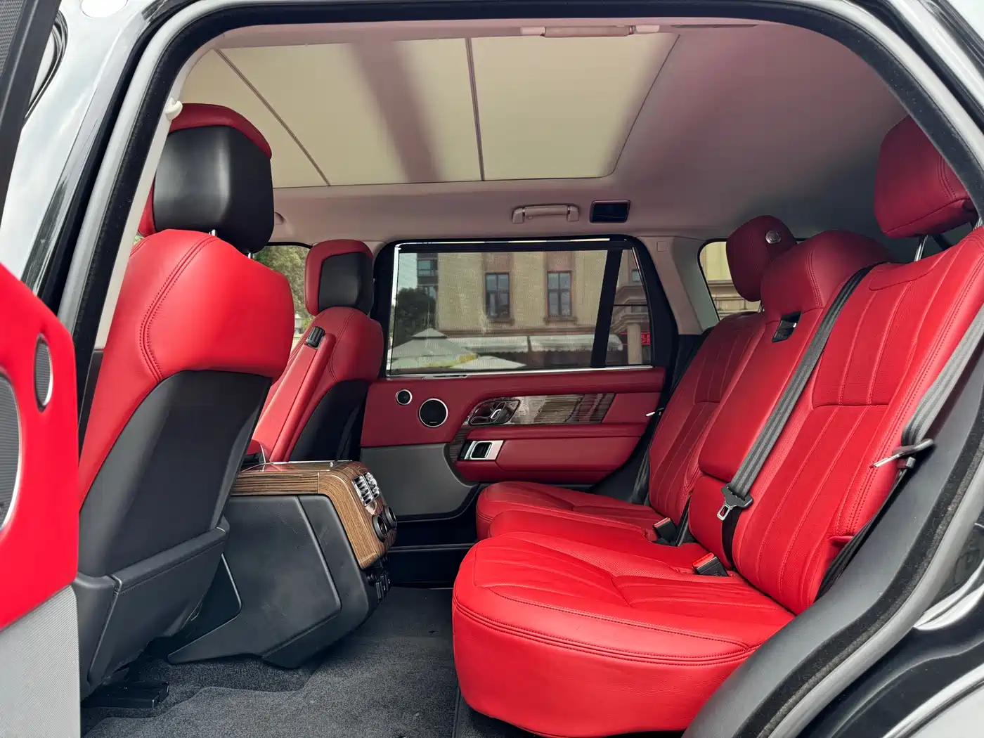 Land Rover Range Rover 2018 3.0 SC V6 Vogue Heritage Extended Edition фото 9