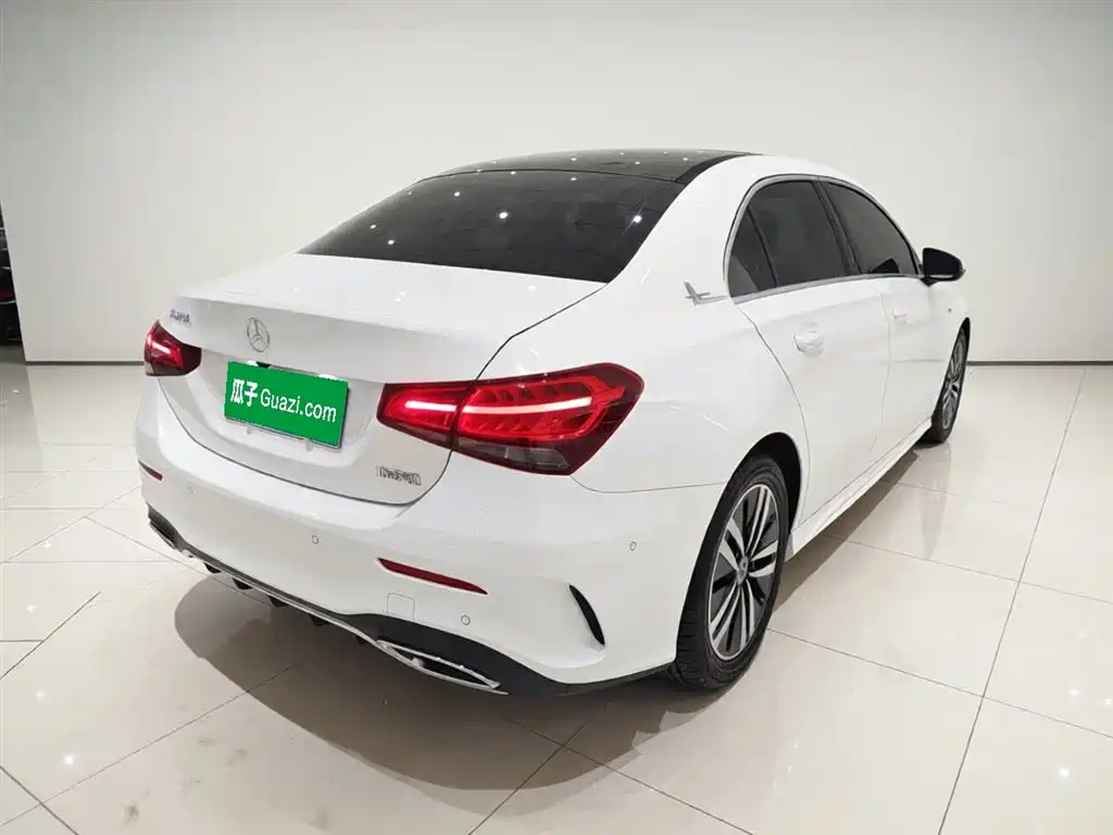 Mercedes-Benz A-Class 2019 A 180 L Sport Sedan фото 7