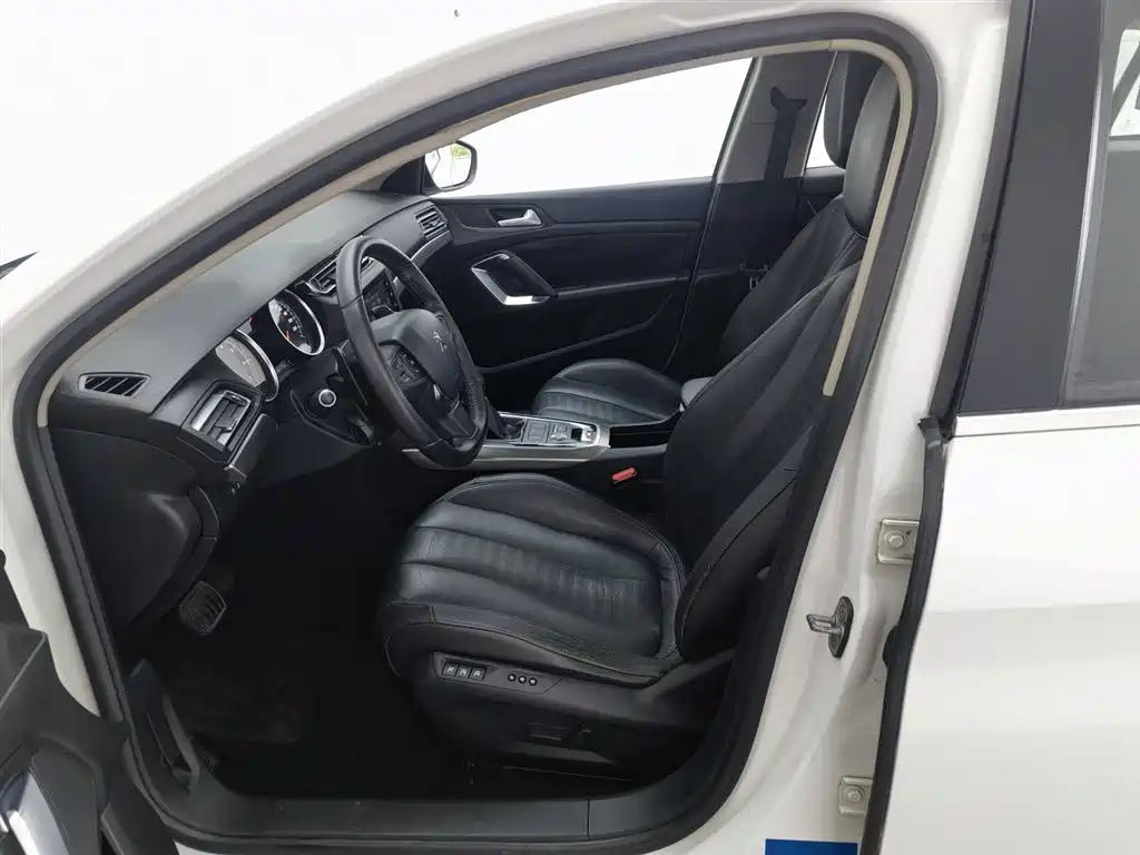Peugeot 408 2014 1.6T Automatic Supreme Edition фото 10