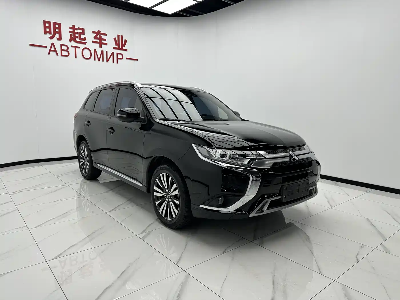 Mitsubishi Outlander 2021 Facelift 2.0L 2WD Premium Edition 5-Seater фото 3