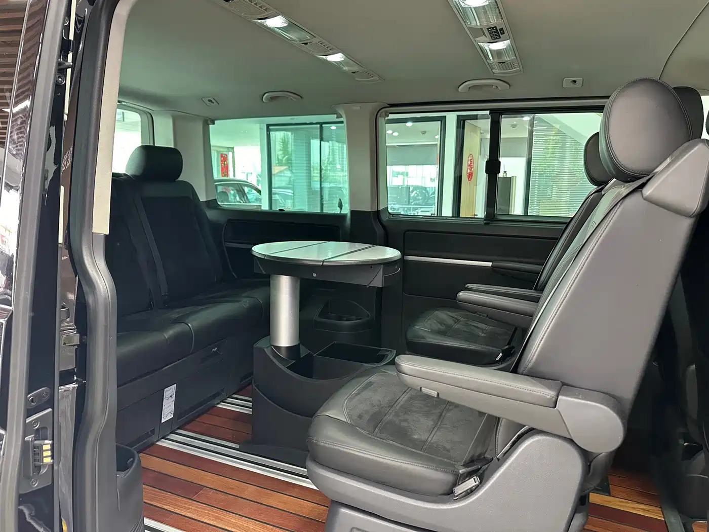 Volkswagen Multivan 2017 2.0TSI AWD Premium Edition 7-Seater фото 14