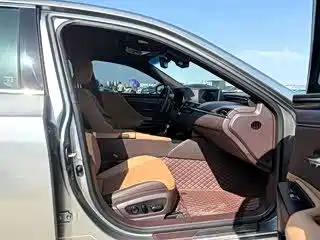 Фото 6 - Lexus ES
