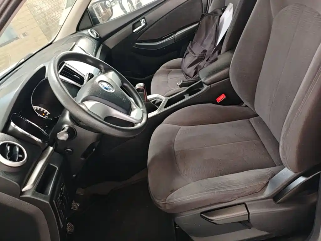 Venucia T70 2016 2015 1.6L Manual Ruixing Edition