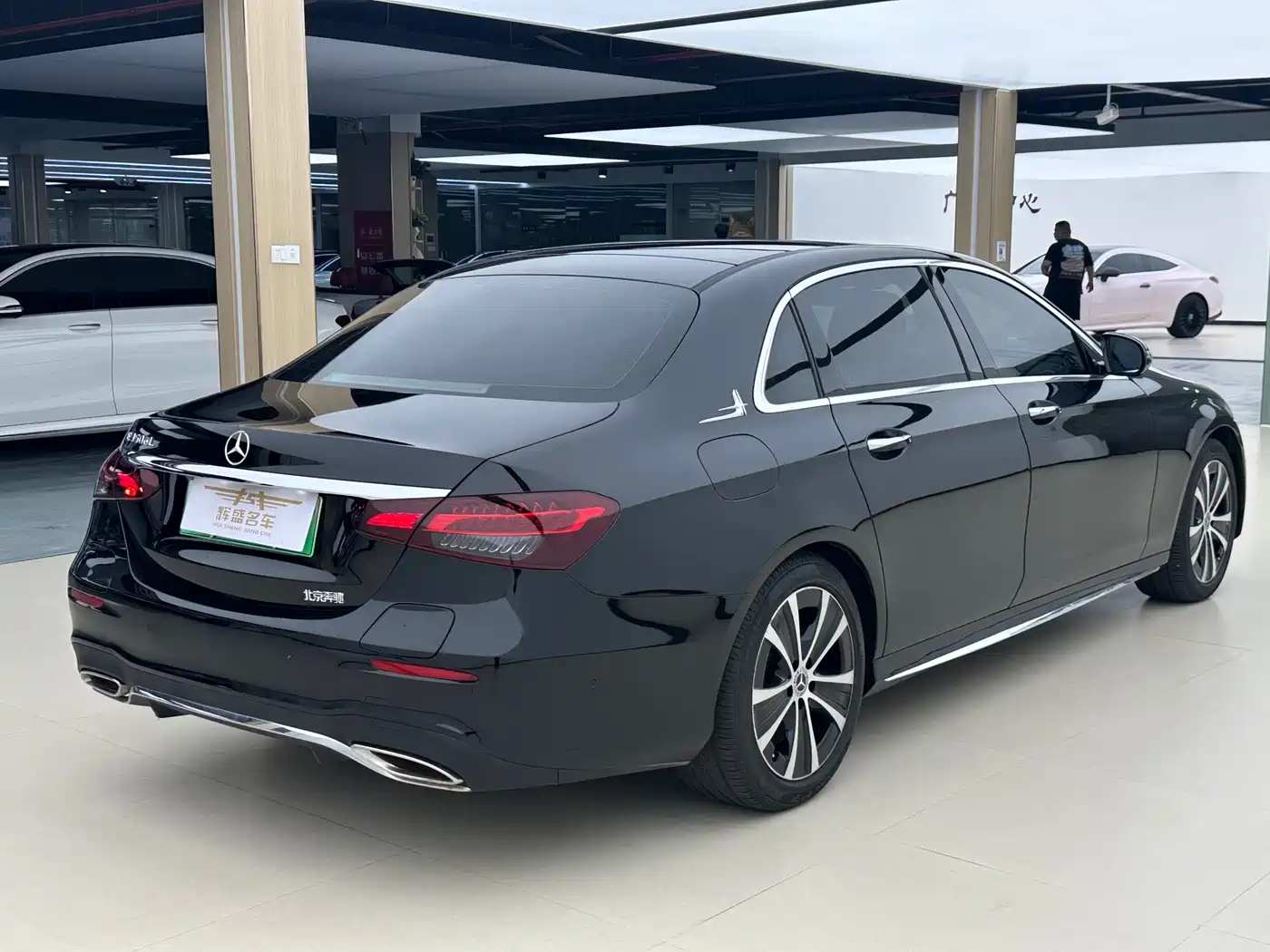 Mercedes-Benz E-Class New Energy 2022 E 350 e L Plug-in Hybrid Sedan фото 8