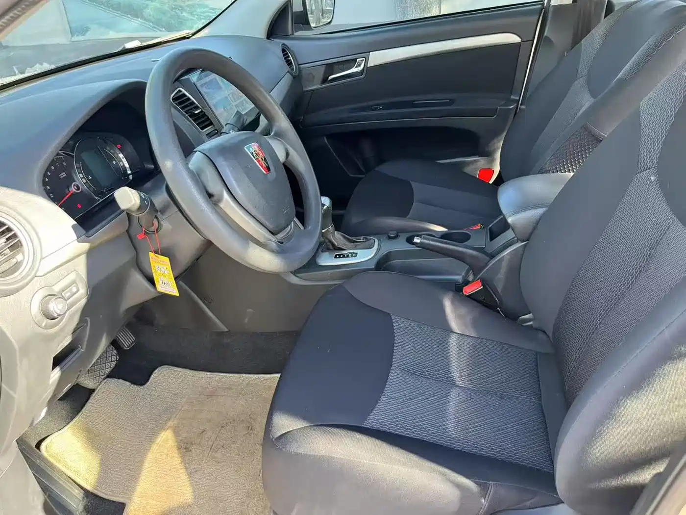 Roewe 350 2017 2015 Model 1.5L Automatic Luxury Sunroof Edition