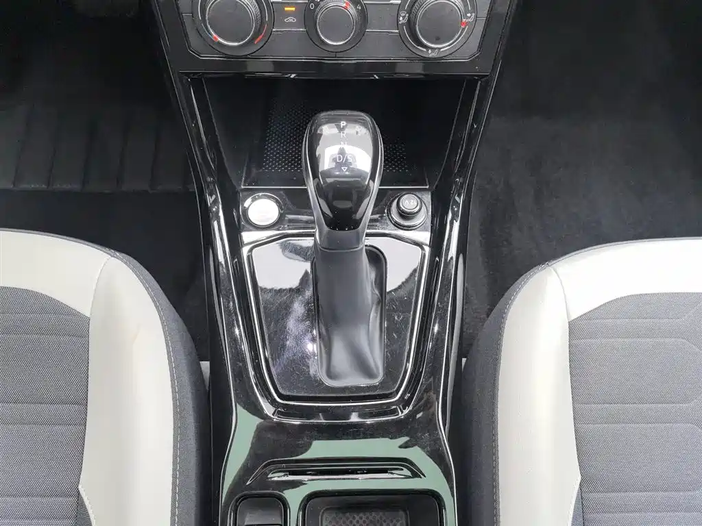 Volkswagen Tharu 2025 Model Rising Star 300TSI Aspiration Edition фото 13