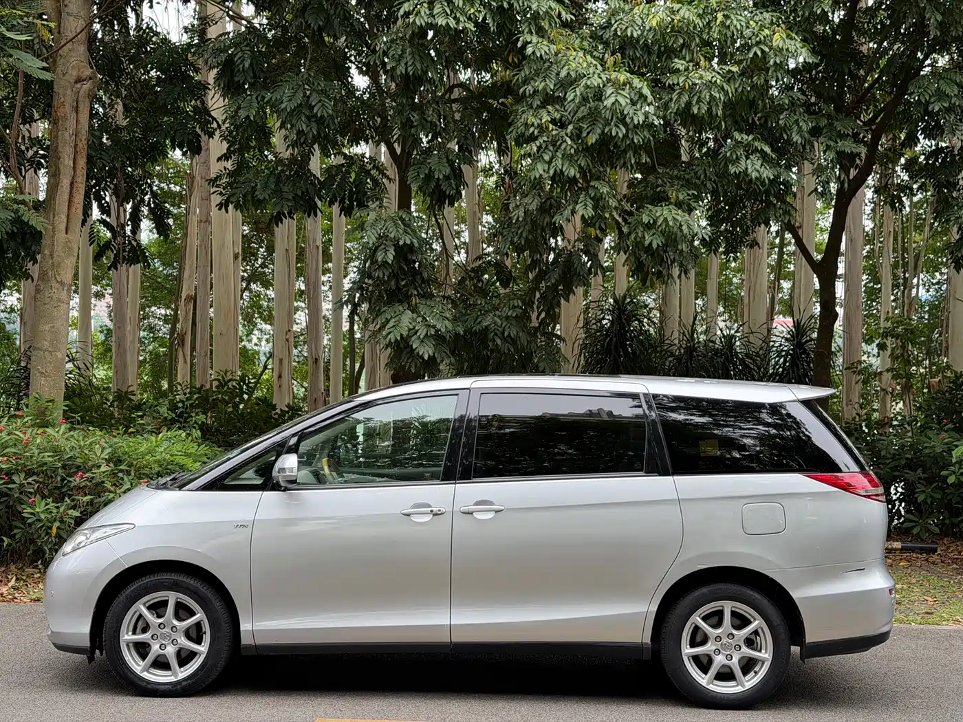 Toyota Previa 2006 Model 2.4L 7-Seater Luxury Edition фото 2