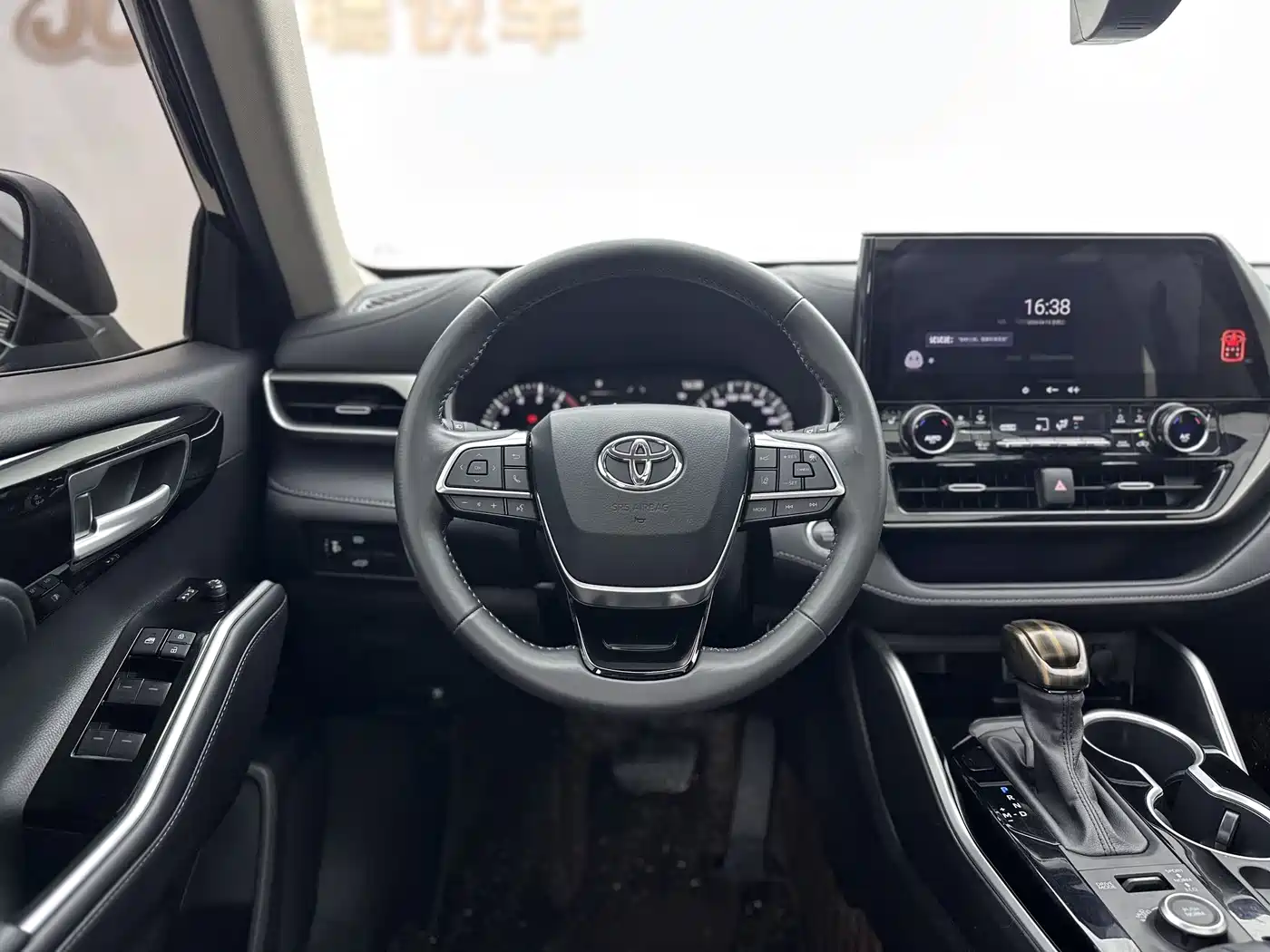 Toyota Highlander 2022 380T 4WD Premium 7-Seater фото 9