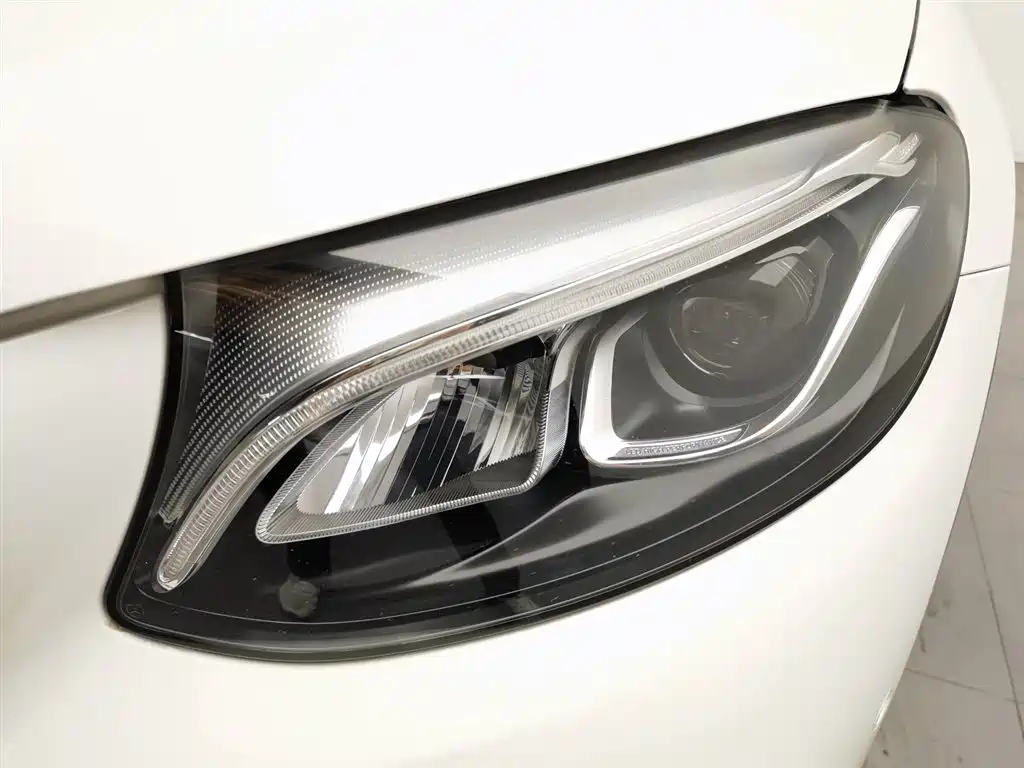 Mercedes-Benz GLC 2018 Facelift GLC 260 4MATIC Luxury фото 7