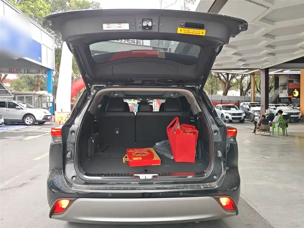 Toyota Highlander 2022 Model Dual Engine 2.5L 4WD Premium Edition 7-Seater фото 22