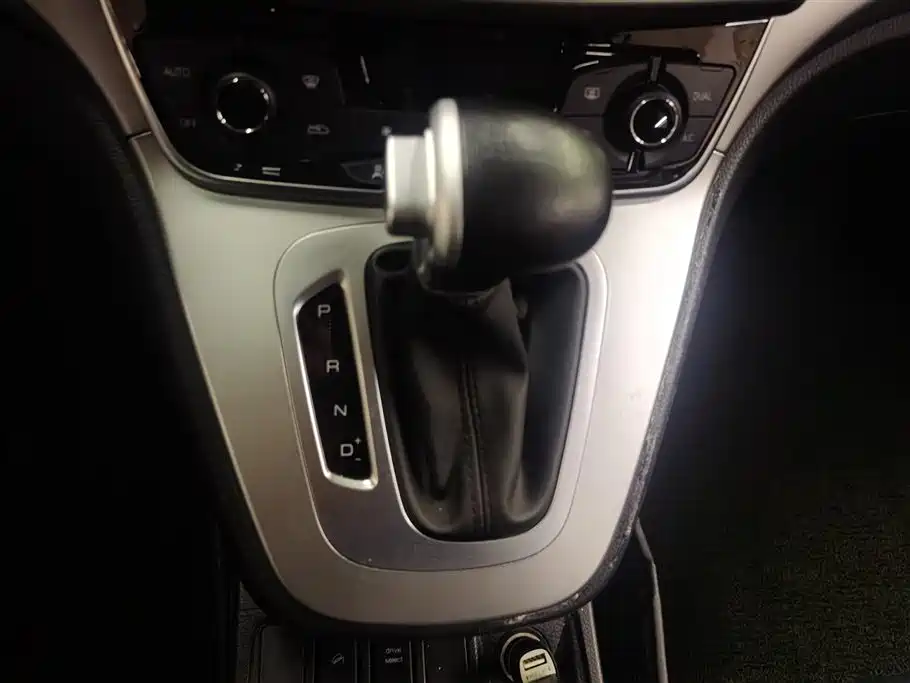 Haval M6 2019 1.5T DCT 2WD Elite Version China V фото 16