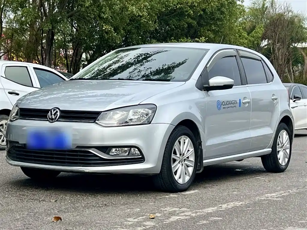 Volkswagen Polo 2014 1.4L Automatic Comfort Edition фото 2